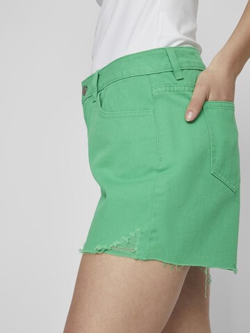 VILA Regular Shorts 'Maura' in Grün