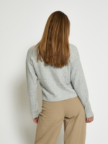 Peppercorn Cardigan 'Kate' i grå