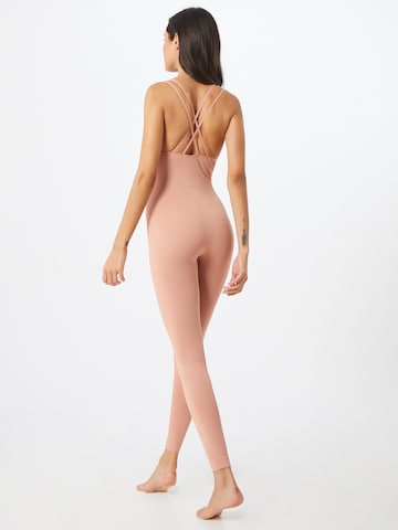 NU-IN - regular Jumpsuit en rosa