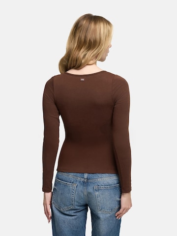 Top 'Cotton Long Sleeve mit integriertem Wireless Bra' di cfab (formerly creamy fabrics) in marrone