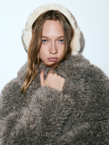 Scaldaorecchie di Pull&Bear in grigio