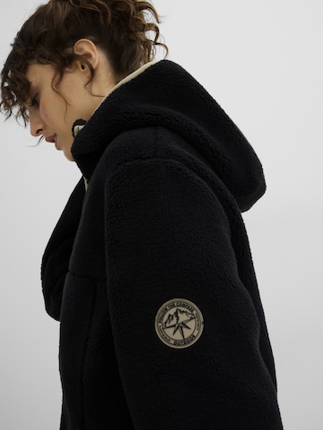 Veste en polaire bonprix en noir
