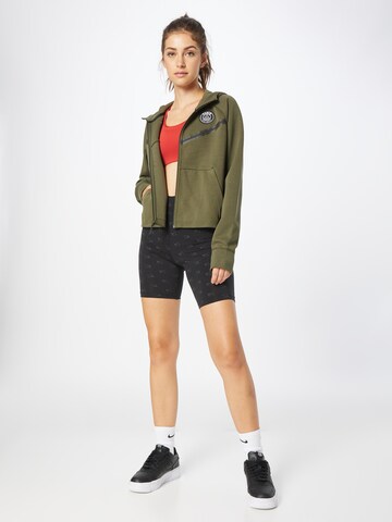 NIKE Sportsweatjacke in Grün