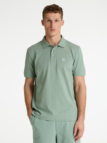 CHASIN' Shirt in Green: front