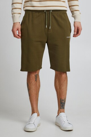 Casual Friday Regular Sweatshorts 'CFPhenix' in Grün: predná strana