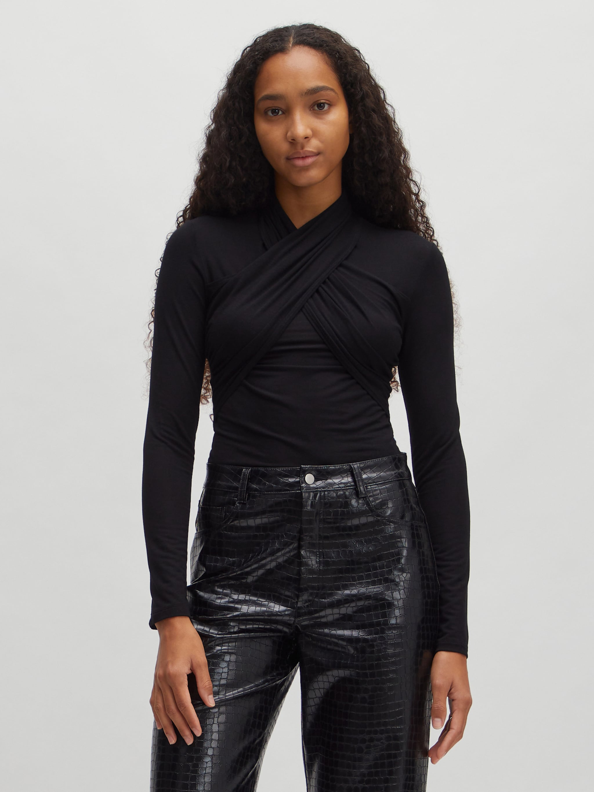EDITED Produkte Shirt 'Brooke' schwarz