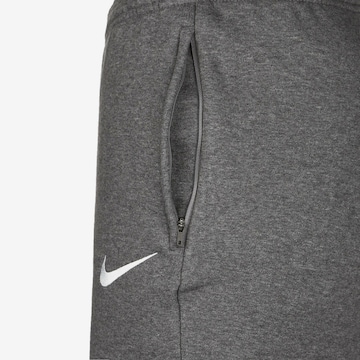 Tapered Pantaloni sportivi 'Park 20' di NIKE in grigio