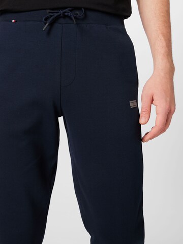 TOMMY HILFIGER Tapered Hose in Blau