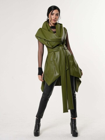 Metamorphoza Vest 'Avant Garde' in Green: front