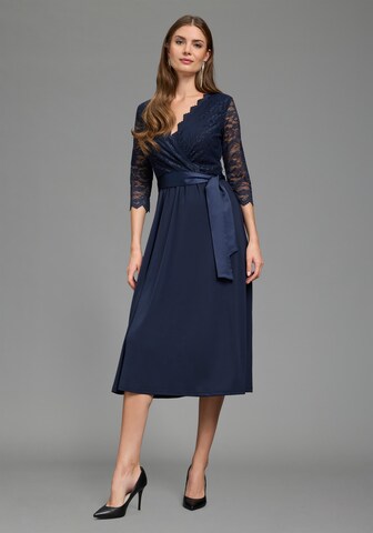 LAURA SCOTT Evening Dress in Blue: front