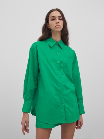 EDITED Blouse 'Nika' in Green: front