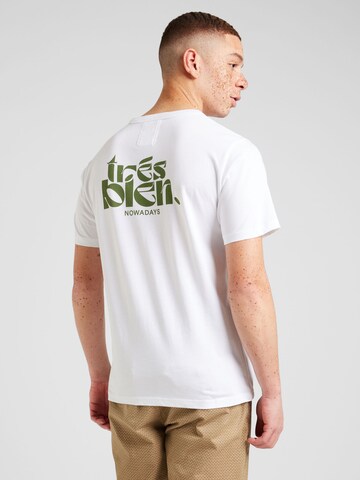 NOWADAYS T-shirt 'TRÉS BIEN' i vit: framsida