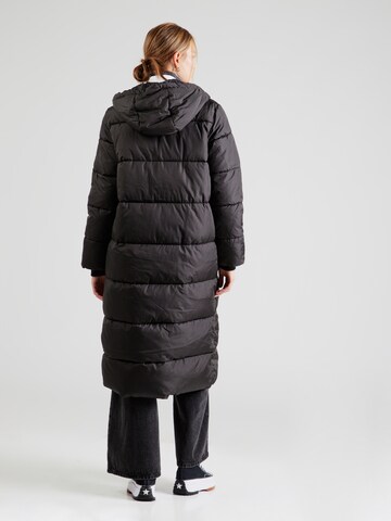 Cappotto invernale 'MADDIE' di PIECES in nero