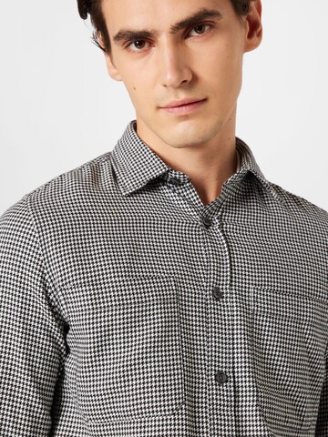 s.Oliver Slim fit Button Up Shirt in Black