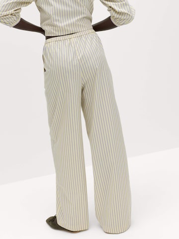 Marks & Spencer Loosefit Hose in Beige