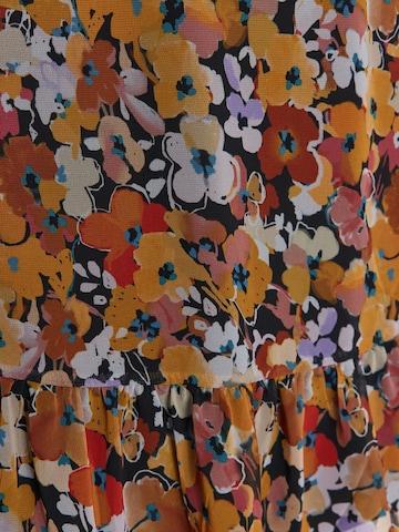 Trendyol Платье в Бежевый