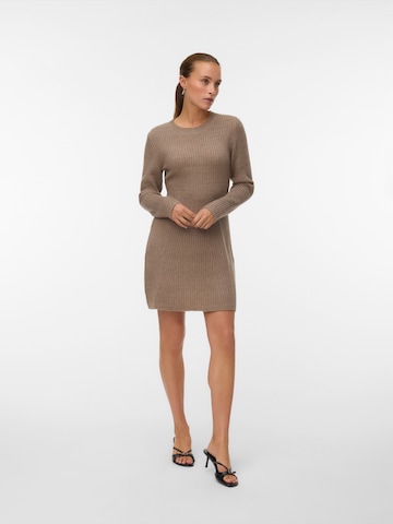 Robes en maille 'VMJOSANNA' VERO MODA en marron : devant