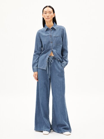 Loosefit Pantalon 'KELAANI' ARMEDANGELS en bleu