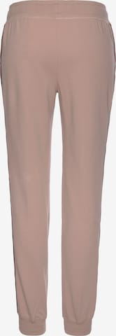 Effilé Pantalon BENCH en rose : derrière