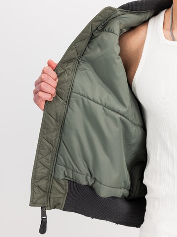 Veste mi-saison 'MA-1 Distressed' ALPHA INDUSTRIES en vert