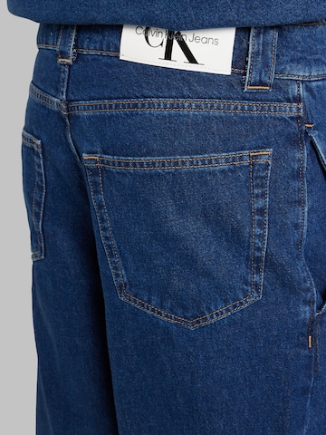 Calvin Klein Jeans - Perna larga Calças de ganga em azul