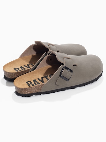 Mule 'Mook' Bayton en gris