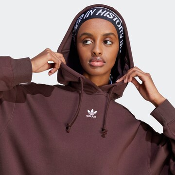 Sweat-shirt 'Adicolor Essentials friend' ADIDAS ORIGINALS en marron