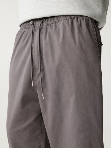 Loosefit Pantaloni di Pull&Bear in grigio