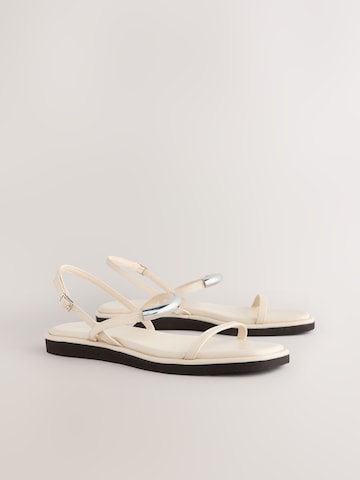Next - Sandalias con hebilla 'Forever Comfort®' en blanco