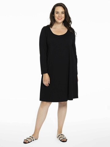 Yoek Dress in Black