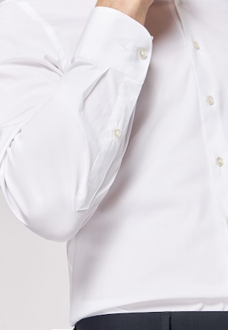 Coupe slim Chemise business ROY ROBSON en blanc