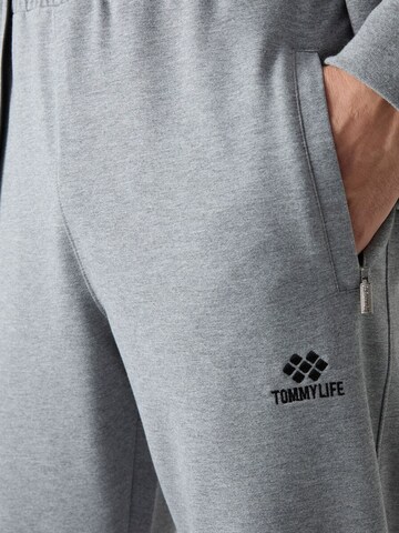 Survêtement Tommy Life en gris