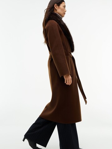 TOMMY HILFIGER Tussenmantel in Bruin