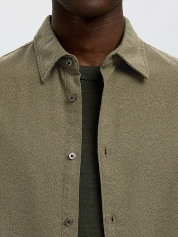 SELECTED Regular fit Button Up Shirt 'SLHNOAH' in Green