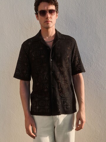 Coupe regular Chemise Next en noir : devant