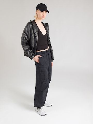 WEEKDAY Toppi 'Pia' värissä musta