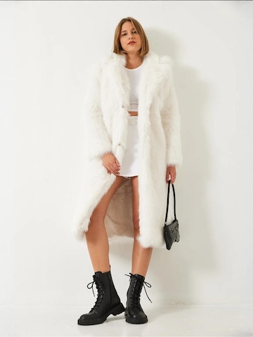 Manteau d’hiver Bianco Lucci en blanc : devant