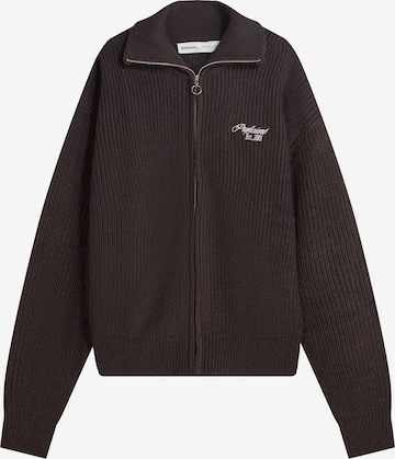 Vestes en maille Bershka en marron : devant