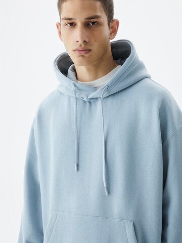 Bluză de molton de la Pull&Bear pe albastru