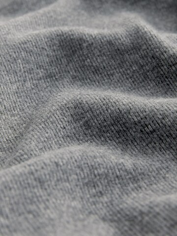 Next Set: Strickjacke und Top in Grau