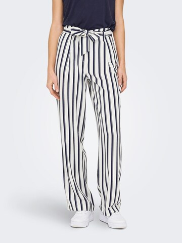 Wide leg Pantaloni con pieghe 'Lowa' di ONLY in bianco: frontale