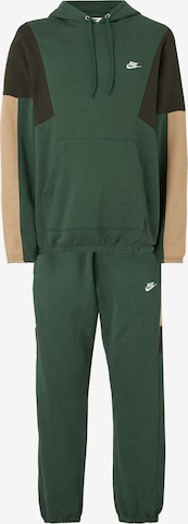 Nike SportswearJogging komplet 'CLUB FLEECE' - zelena boja: prednji dio