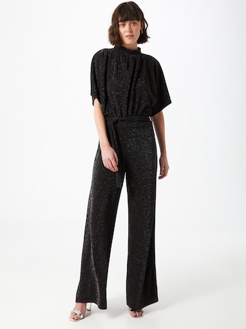 SISTERS POINT - Jumpsuit en negro: frente