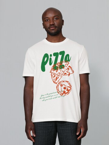 Watapparel T-Shirt 'Pizza' in Weiß: Vorderseite