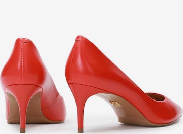 Kazar Pumps in Red