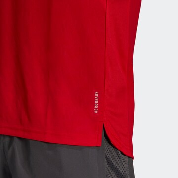 T-Shirt fonctionnel ADIDAS SPORTSWEAR en rouge