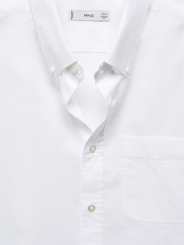 MANGO MANComfort Fit Košulja - bijela boja