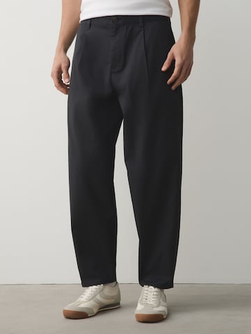 Next Barrel Pleat-front trousers in Grey: front