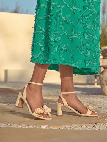 love & roses Strap sandal in White