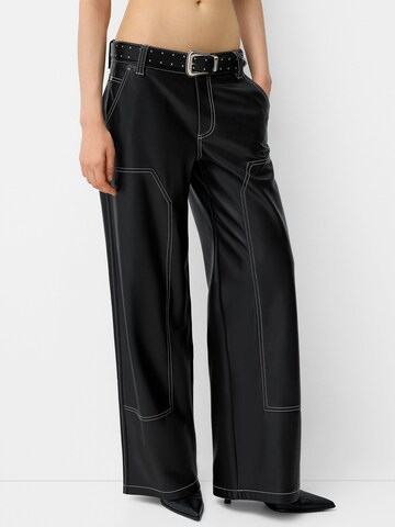 Loosefit Pantaloni di Bershka in nero: frontale